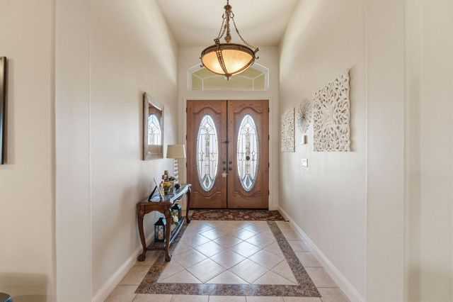 3296 Hollow Avenue, Madera, CA 93637