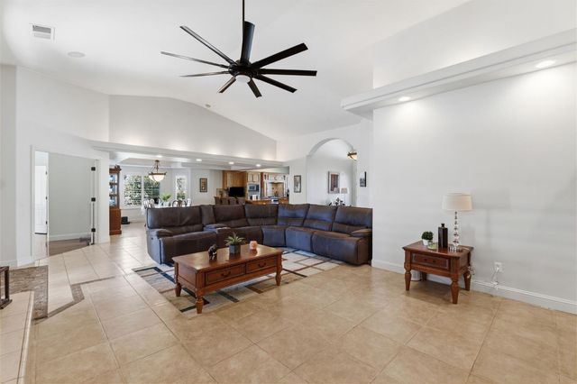 3296 Hollow Avenue, Madera, CA 93637