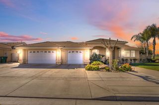 3296 Hollow Avenue, Madera, CA 93637