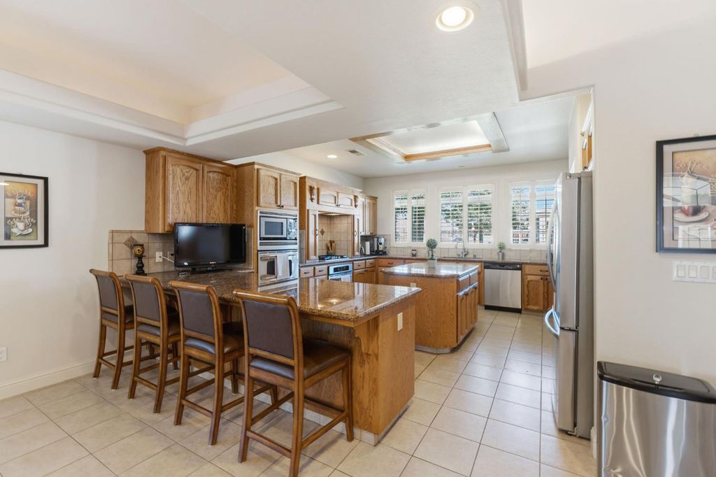 Image 13 of property listing at 3296 Hollow Avenue, Madera, CA 93637