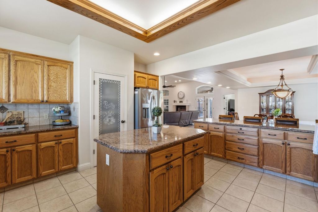 Image 15 of property listing at 3296 Hollow Avenue, Madera, CA 93637