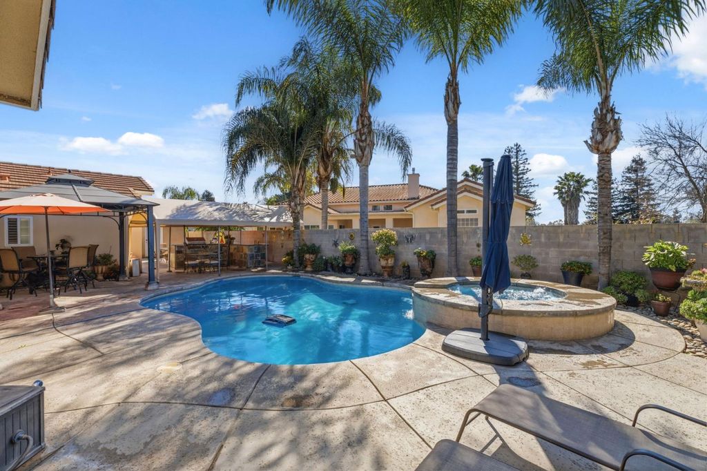 Image 34 of property listing at 3296 Hollow Avenue, Madera, CA 93637