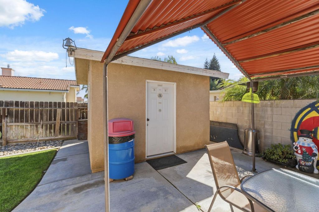 Image 39 of property listing at 3296 Hollow Avenue, Madera, CA 93637