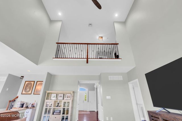 42 Ridgeview Way, Allentown, NJ 08501