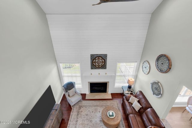 42 Ridgeview Way, Allentown, NJ 08501