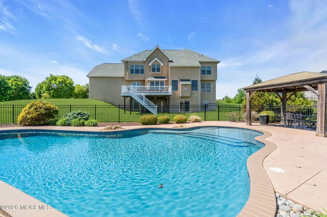 42 Ridgeview Way, Allentown, NJ 08501