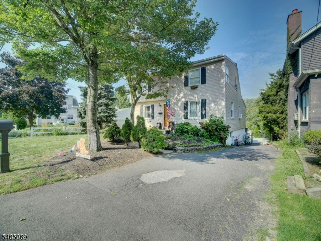 39 Westover Ave, West Caldwell Twp., NJ 07006 — exterior