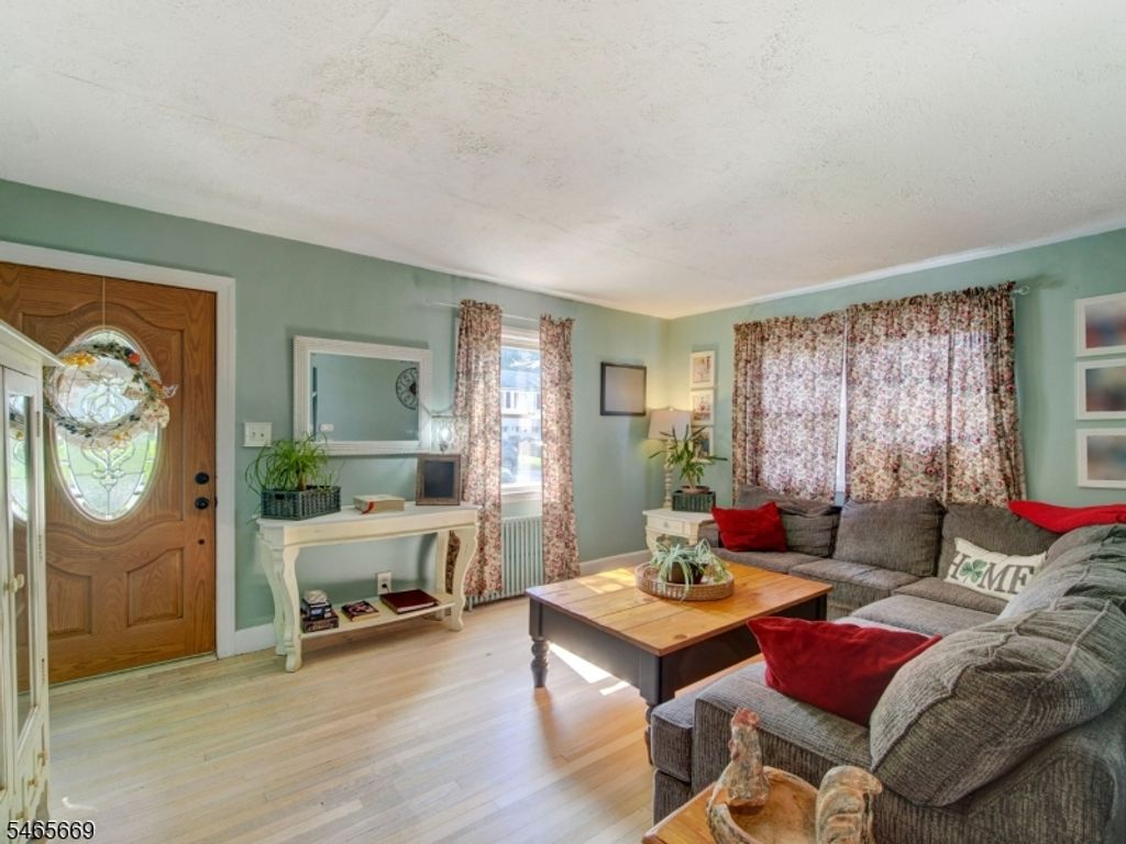 39 Westover Ave, West Caldwell Twp., NJ 07006 — photo 2