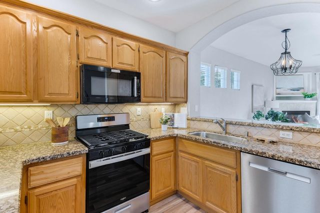 279 Marsalla Dr, Folsom, CA 95630