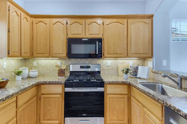 279 Marsalla Dr, Folsom, CA 95630