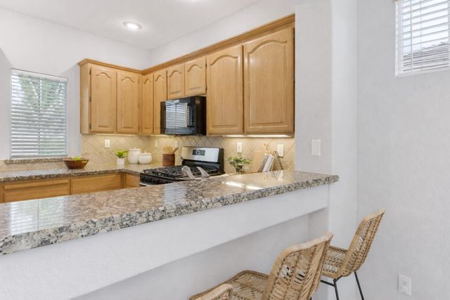 279 Marsalla Dr, Folsom, CA 95630