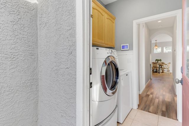 279 Marsalla Dr, Folsom, CA 95630