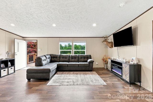 132 E View Drive, Mars Hill, NC 28754