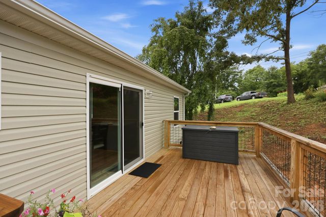 132 E View Drive, Mars Hill, NC 28754