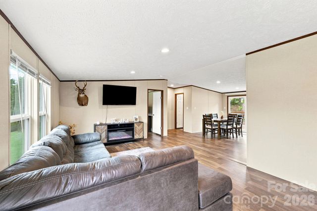 132 E View Drive, Mars Hill, NC 28754
