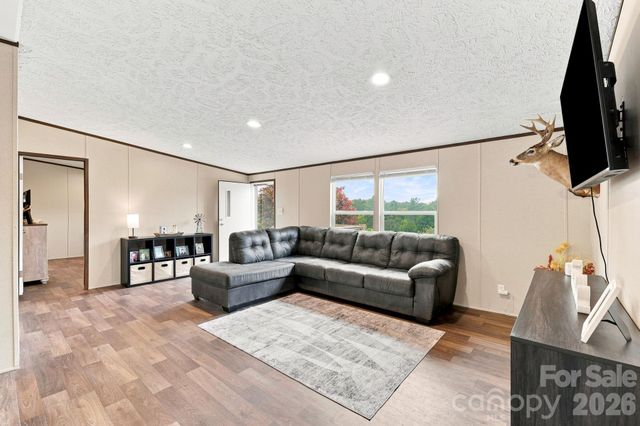 132 E View Drive, Mars Hill, NC 28754
