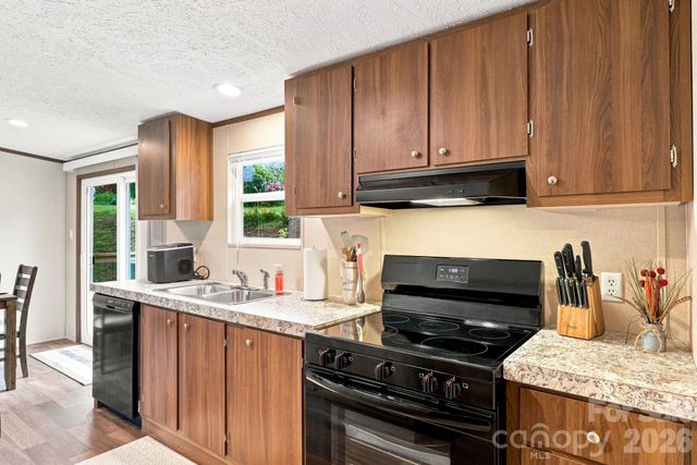 132 E View Drive, Mars Hill, NC 28754