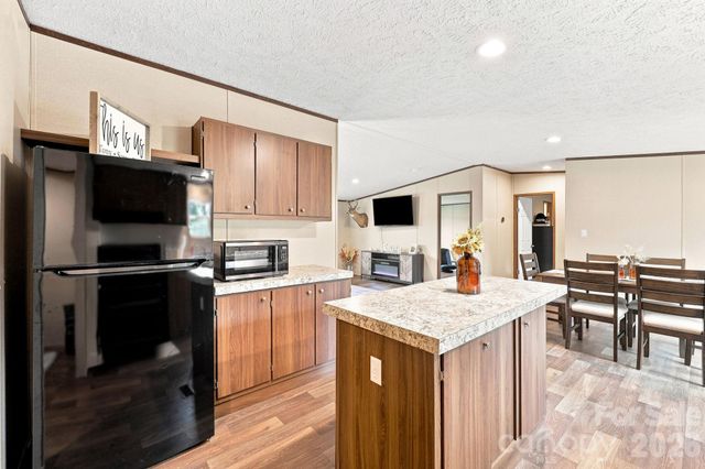 132 E View Drive, Mars Hill, NC 28754