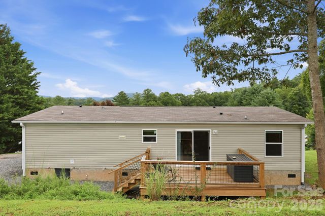 132 E View Drive, Mars Hill, NC 28754