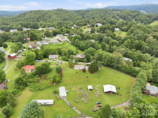 132 E View Drive, Mars Hill, NC 28754