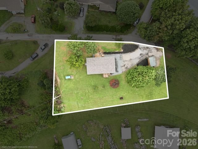 132 E View Drive, Mars Hill, NC 28754