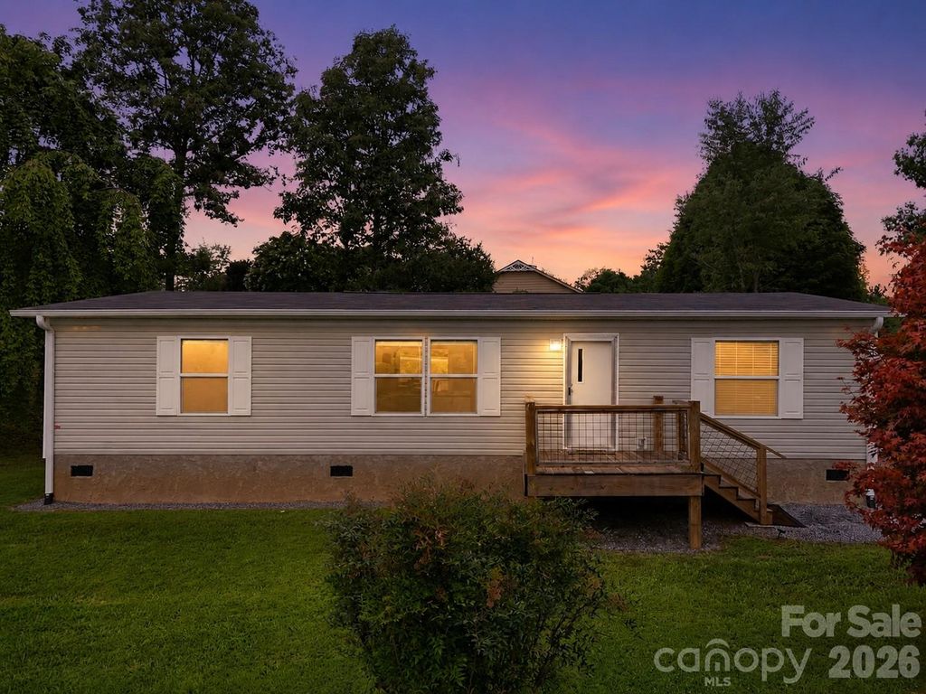 132 E View Drive, Mars Hill, NC 28754