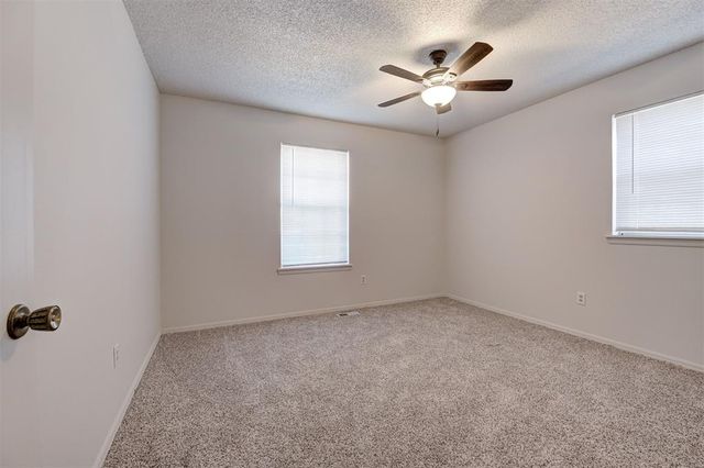 524 Sherwood Lane, Edmond, OK 73034