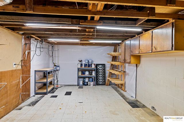 117 S Molley Street, Bennington, NE 68007