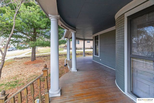 117 S Molley Street, Bennington, NE 68007