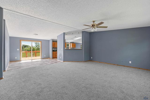 5602 GREENWOOD LN, Rapid City, SD 57703
