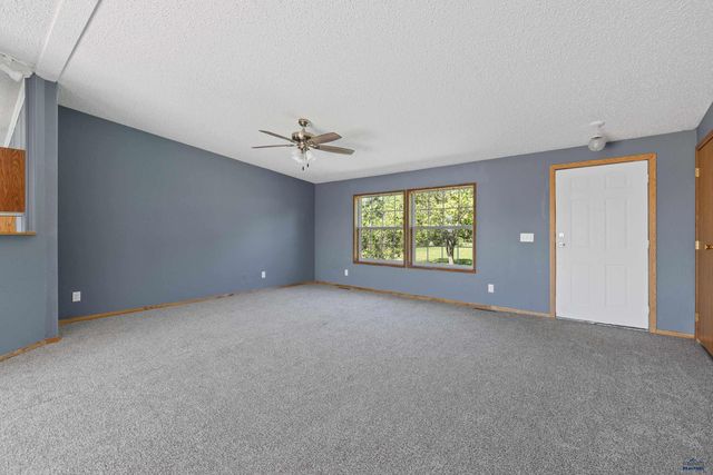 5602 GREENWOOD LN, Rapid City, SD 57703