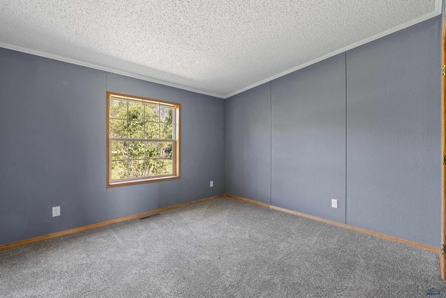 5602 GREENWOOD LN, Rapid City, SD 57703