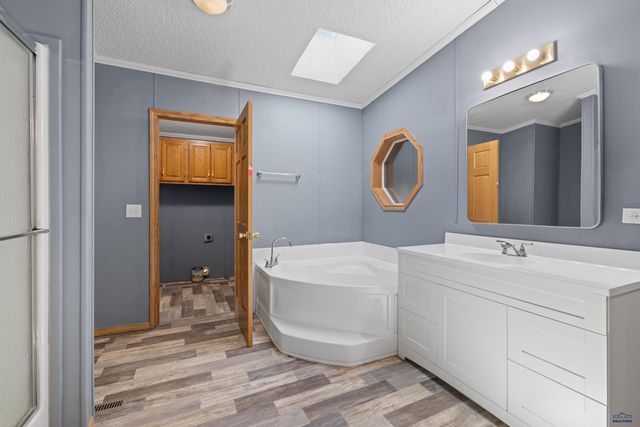 5602 GREENWOOD LN, Rapid City, SD 57703