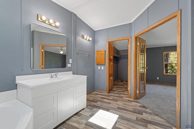 5602 GREENWOOD LN, Rapid City, SD 57703