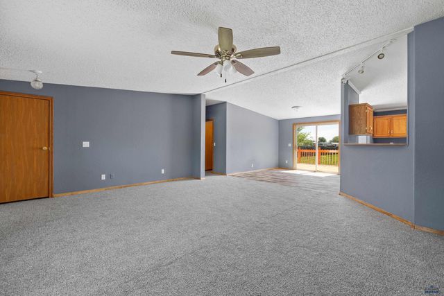 5602 GREENWOOD LN, Rapid City, SD 57703