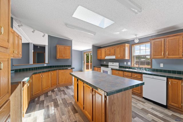 5602 GREENWOOD LN, Rapid City, SD 57703