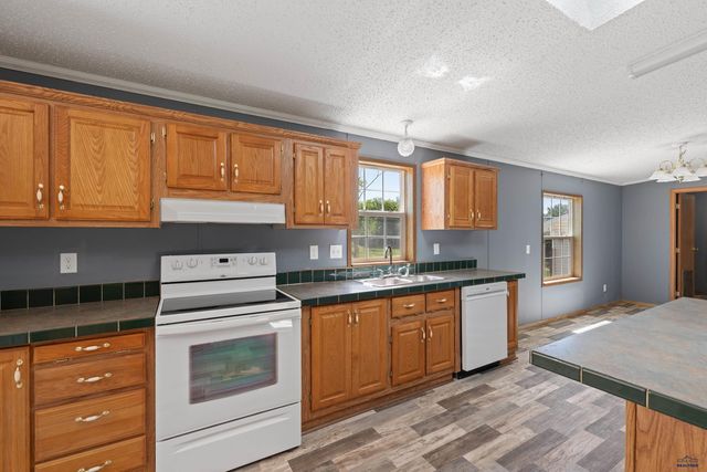 5602 GREENWOOD LN, Rapid City, SD 57703
