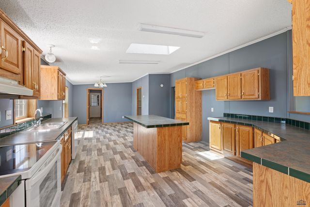 5602 GREENWOOD LN, Rapid City, SD 57703
