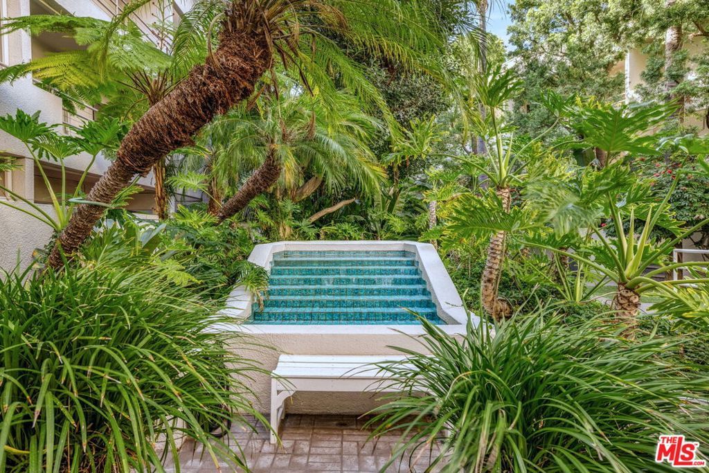 Image 22 of property listing at 1131 Alta Loma Road 116, West Hollywood, CA 90069