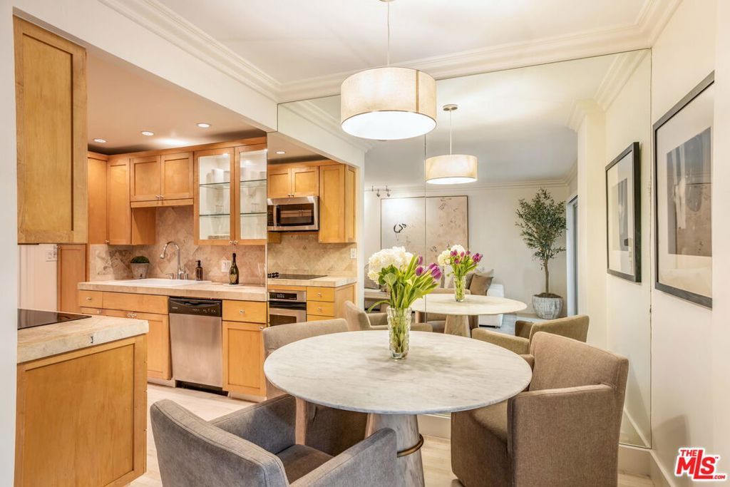 Image 6 of property listing at 1131 Alta Loma Road 116, West Hollywood, CA 90069