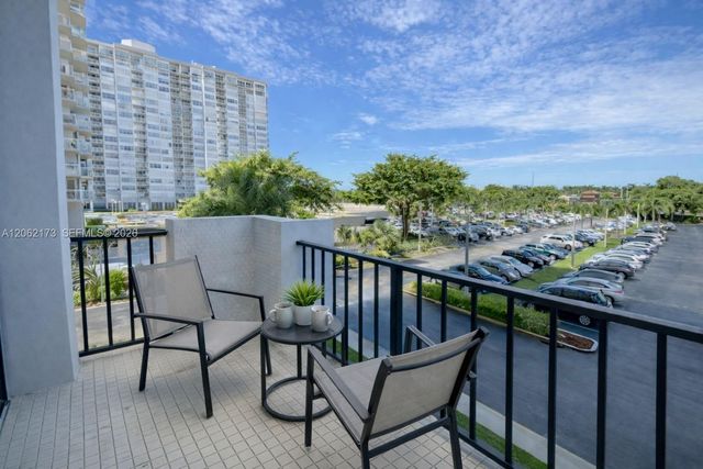 2750 NE 183rd Street 304, Aventura, FL 33160