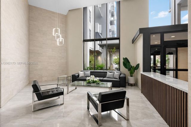 2750 NE 183rd Street 304, Aventura, FL 33160