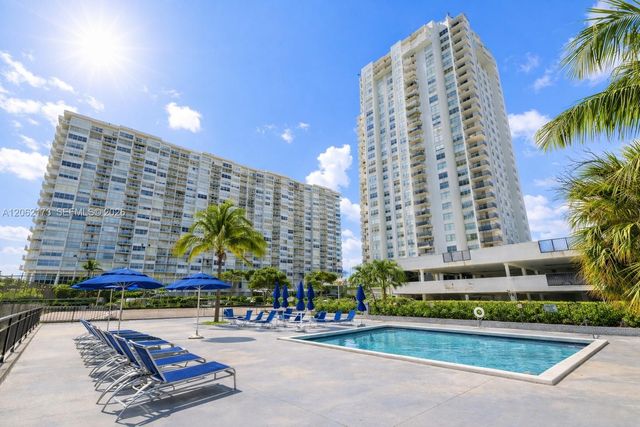 2750 NE 183rd Street 304, Aventura, FL 33160