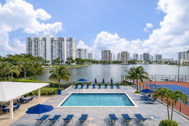 2750 NE 183rd Street 304, Aventura, FL 33160