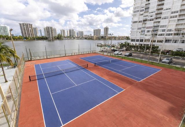 2750 NE 183rd Street 304, Aventura, FL 33160