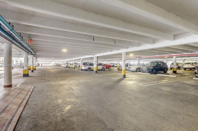 2750 NE 183rd Street 304, Aventura, FL 33160