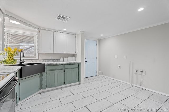 320 NW Margarite Avenue, Bartlesville, OK 74003