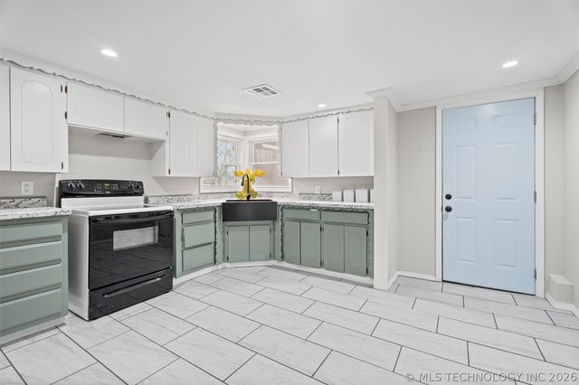 320 NW Margarite Avenue, Bartlesville, OK 74003