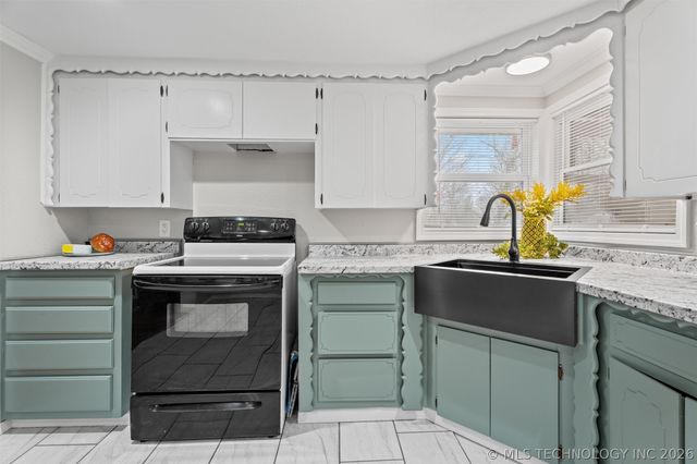 320 NW Margarite Avenue, Bartlesville, OK 74003