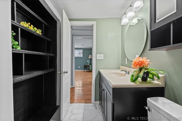 320 NW Margarite Avenue, Bartlesville, OK 74003